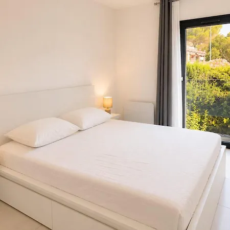 Apartment Alando Red *